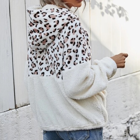 Leopard print teddy half zip hoodie - Picture 2 of 6